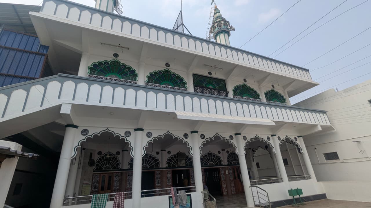 Mosque image 3